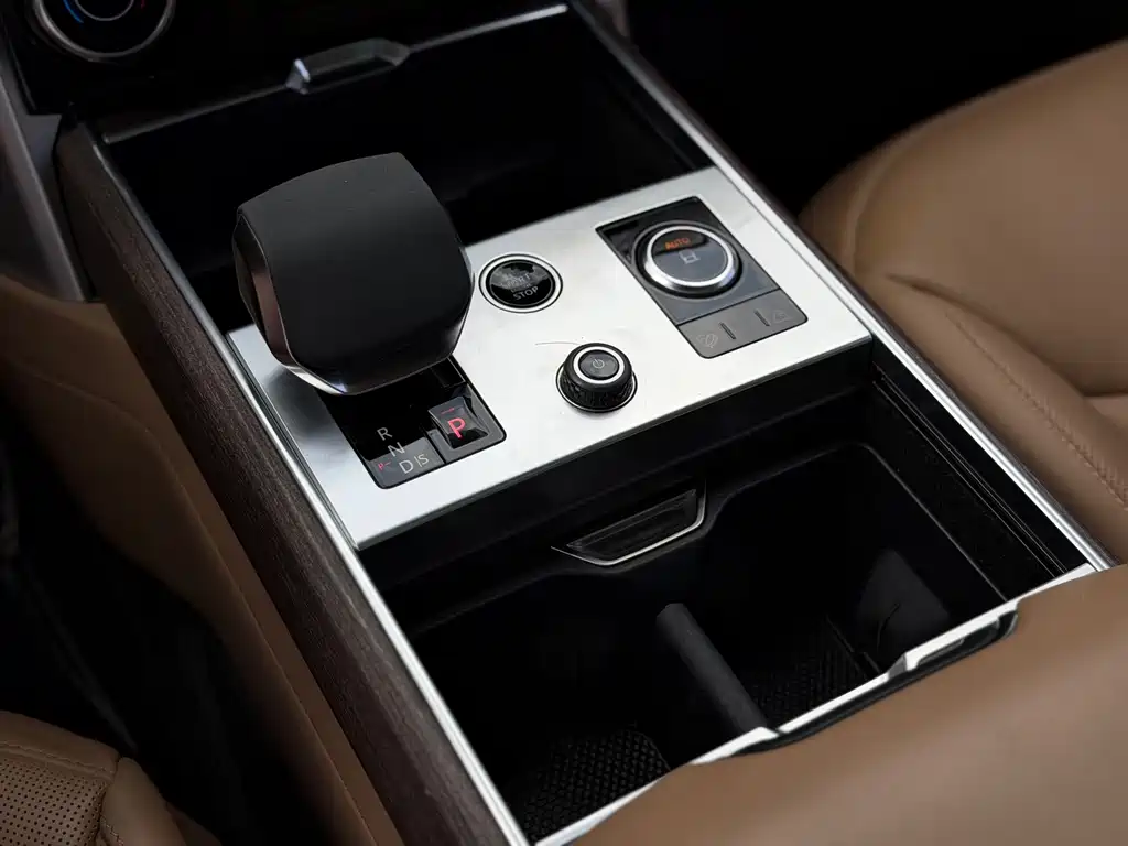 Land Rover Range Rover — миниатюра 15