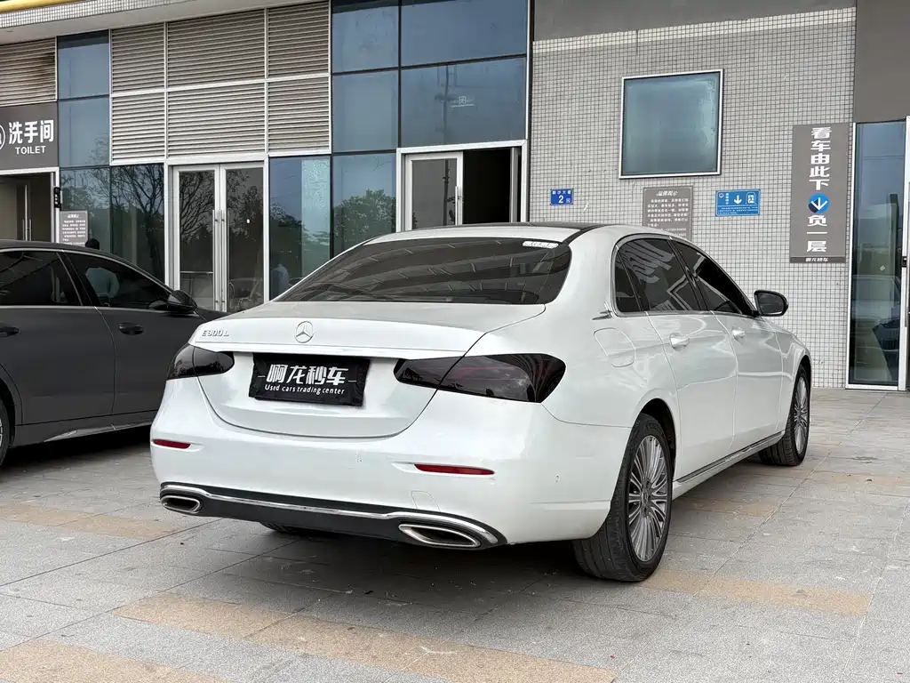 MERCEDES-BENZ E CLASS