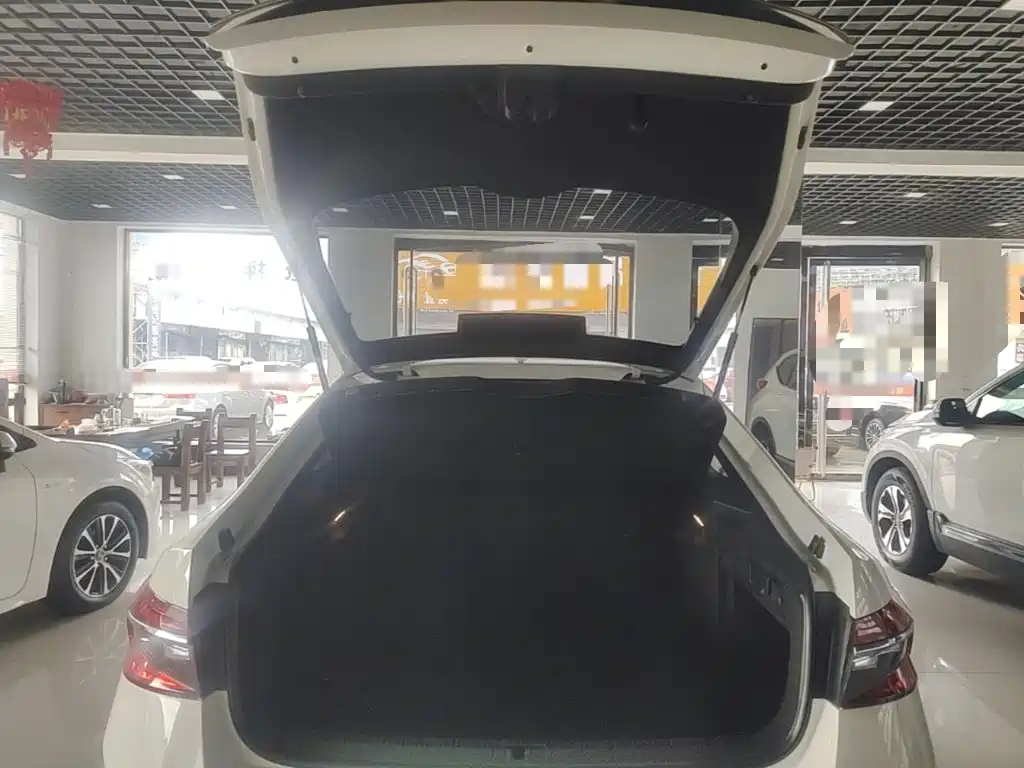 Skoda Superb — миниатюра 19