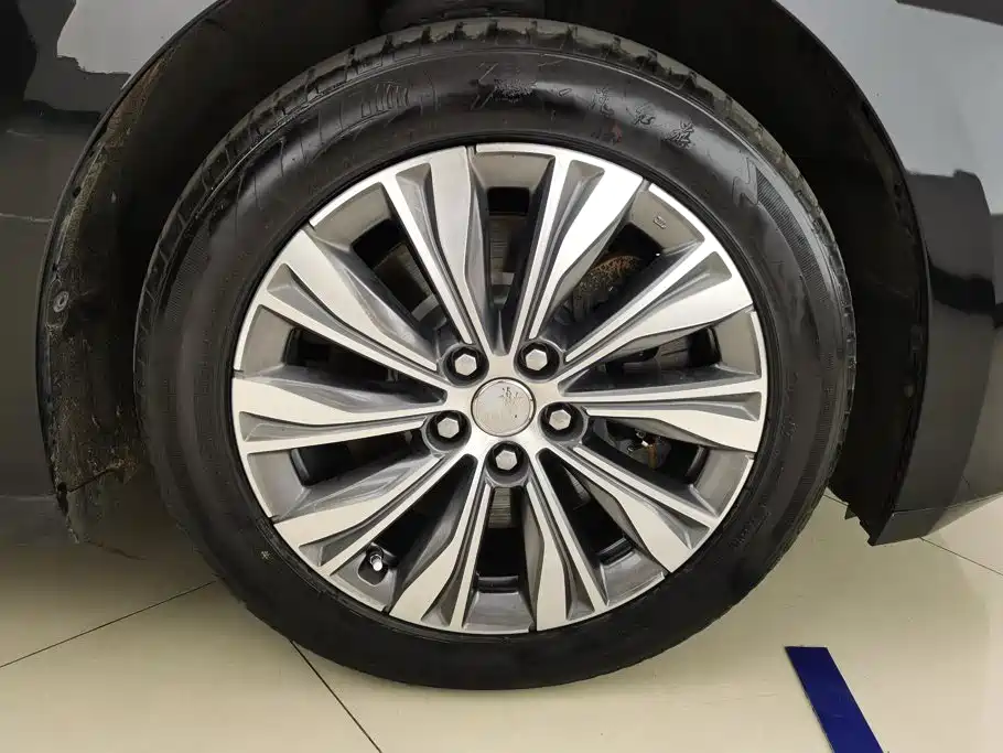 Hongqi Hongqi E-QM5 — миниатюра 6