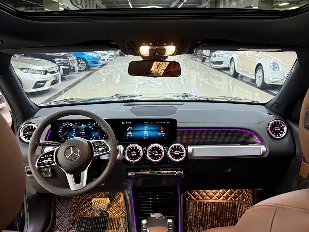 Mercedes-Benz GLB — миниатюра 9