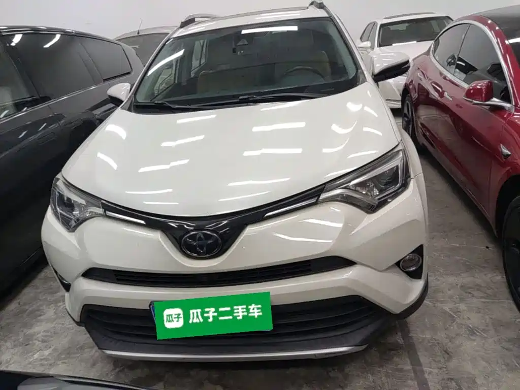 Toyota RAV4 — миниатюра 3