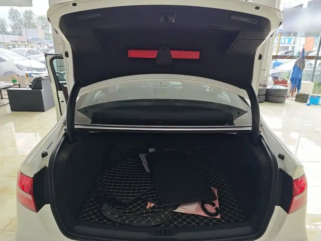 Audi A4L — миниатюра 19