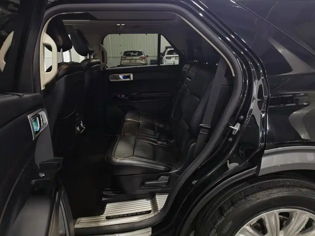Ford Explorer — миниатюра 15