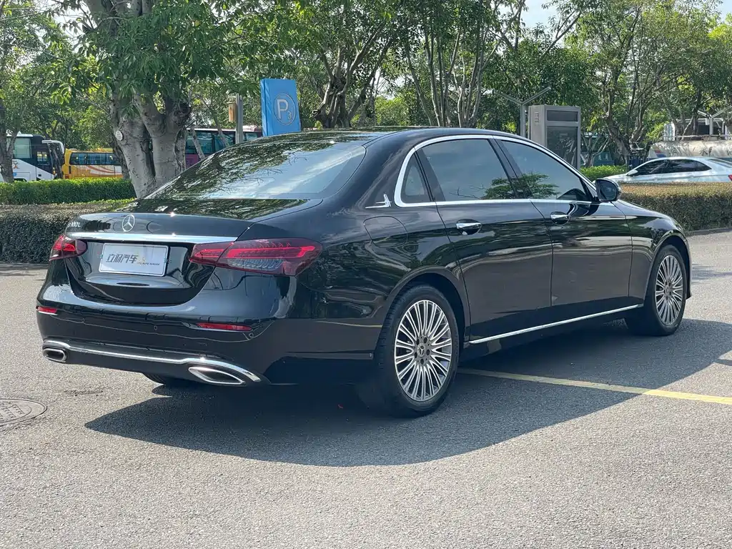 Mercedes-Benz E-Class — миниатюра 22