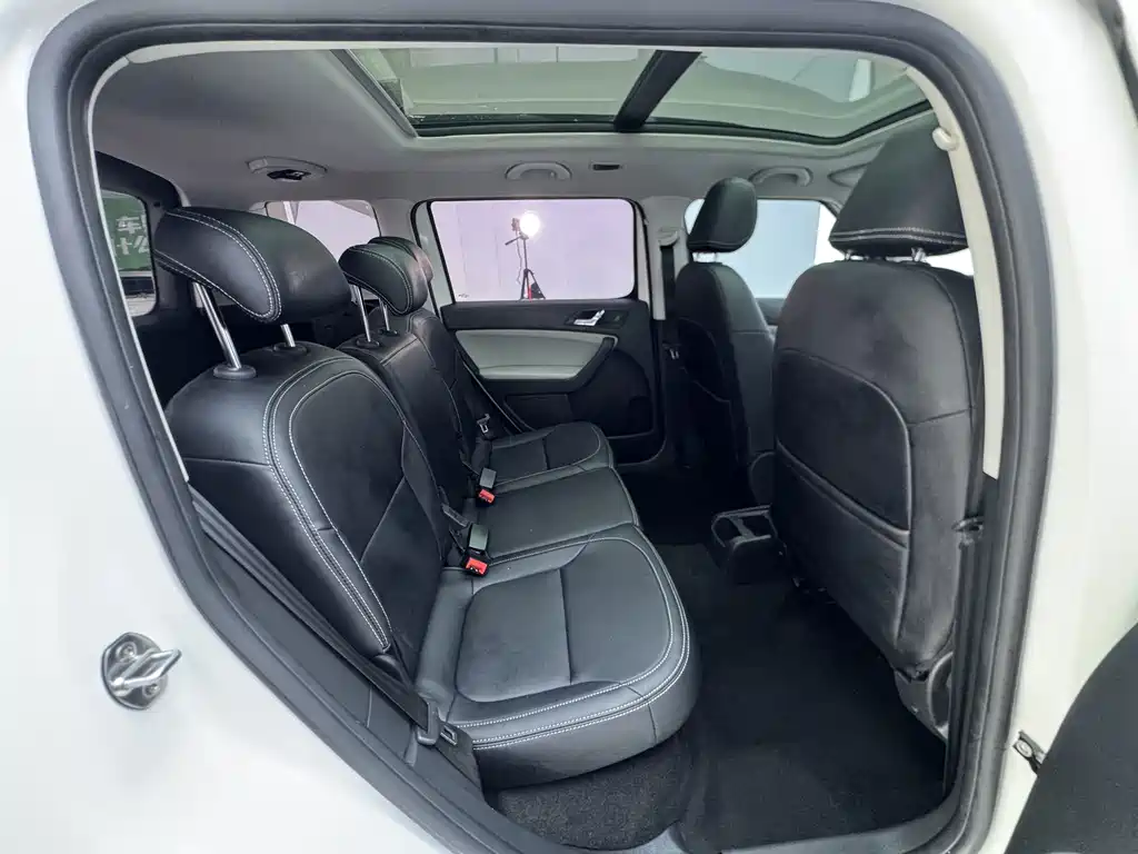 Skoda Yeti TSI280 DSG Forward Edition, фото 22