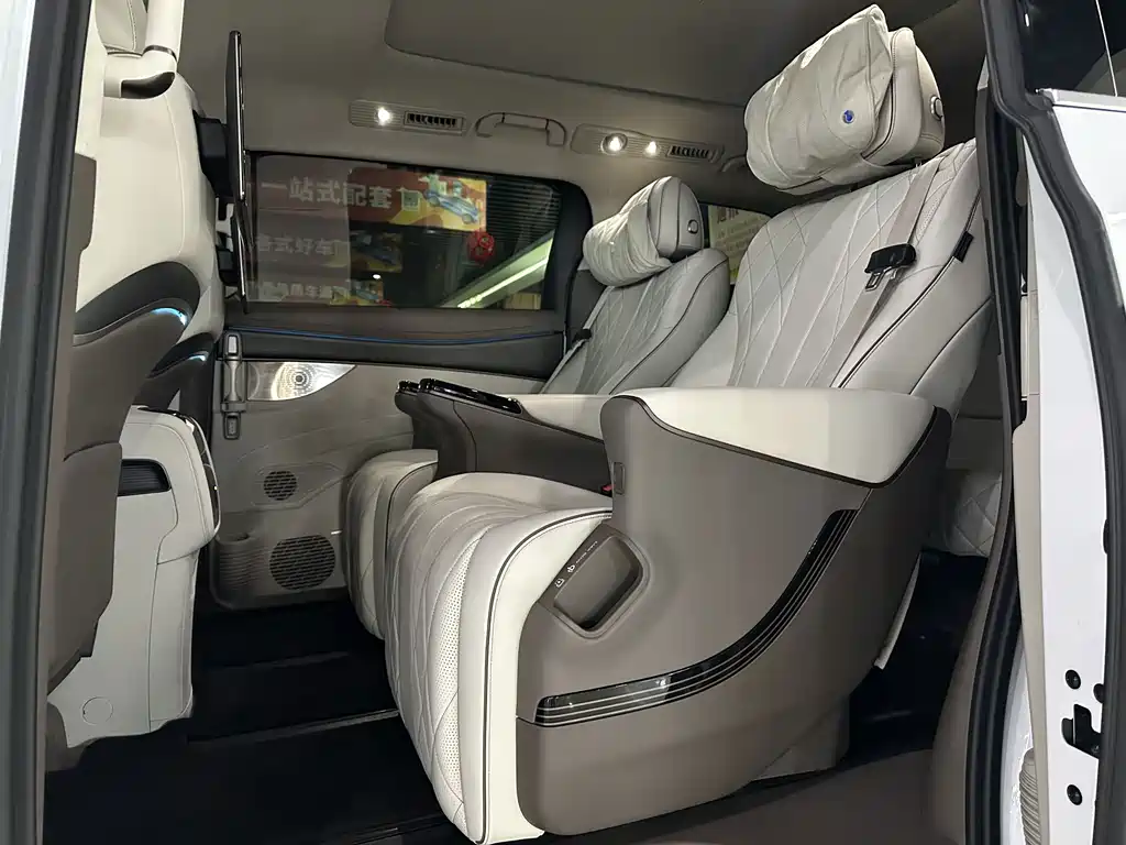 Denza Denza D9 — миниатюра 10