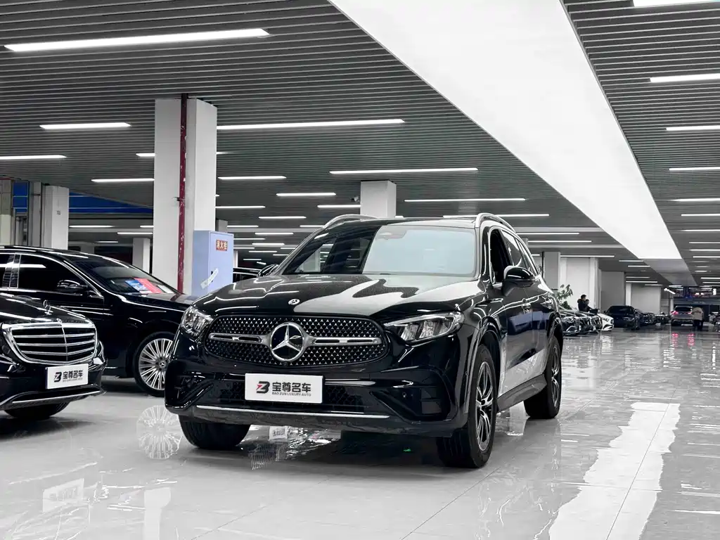 Mercedes-Benz GLC 2025