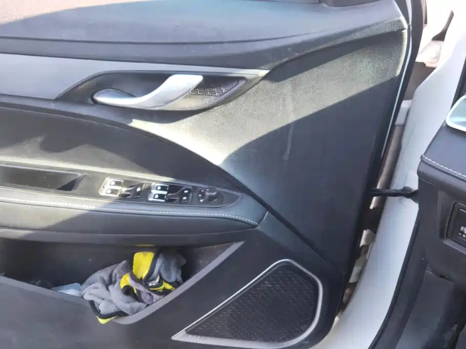 Geely Emgrand — миниатюра 7