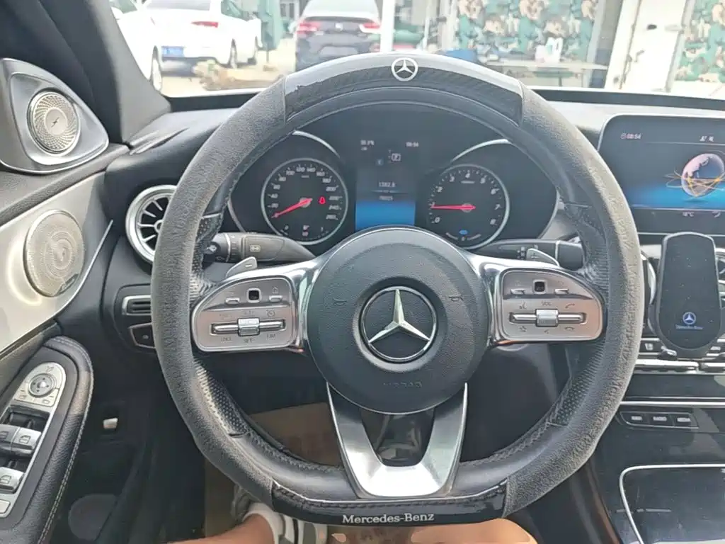 Mercedes-Benz C-Class — миниатюра 11