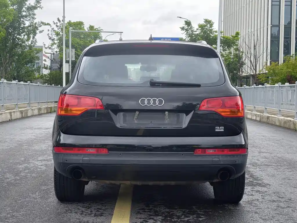 Audi Q7 — миниатюра 5