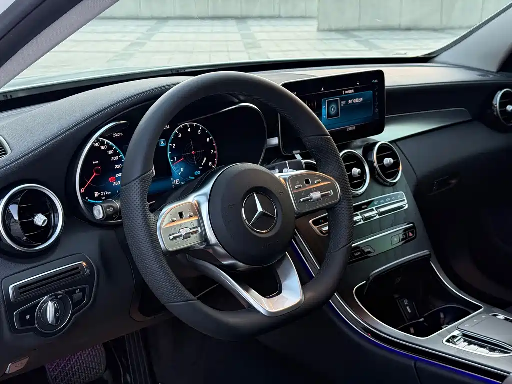 Mercedes-Benz C-Class — миниатюра 7