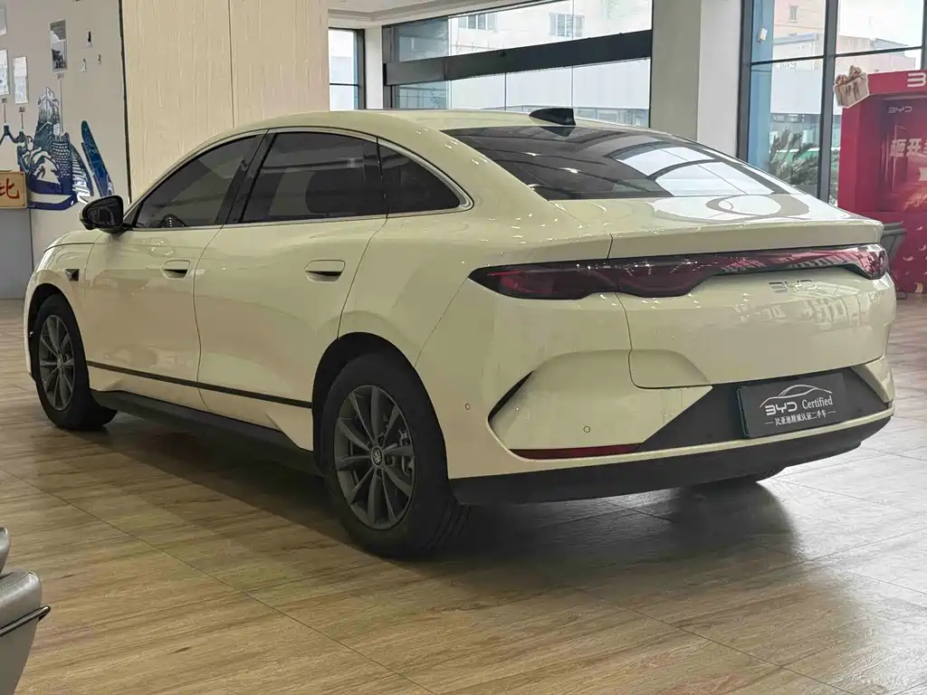 BYD QIN L