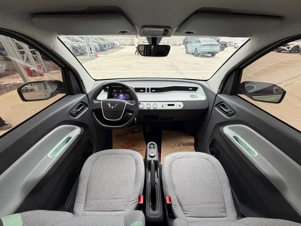 Wuling MINIEV — миниатюра 9