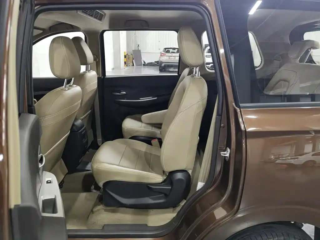 Wuling Hongguang — миниатюра 15