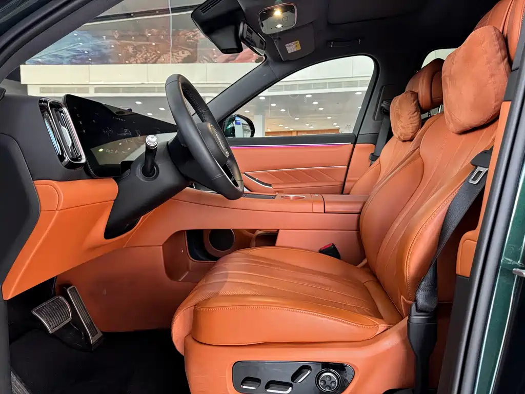 AITO ASK THE WORLD M8