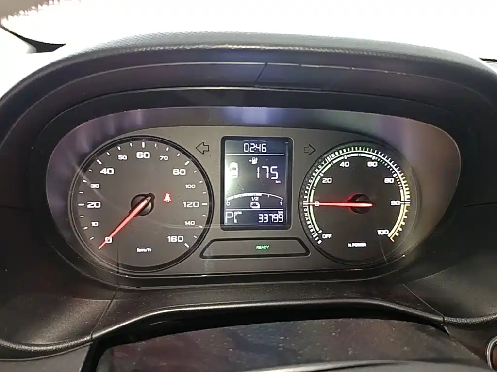 Roewe Clever — миниатюра 12