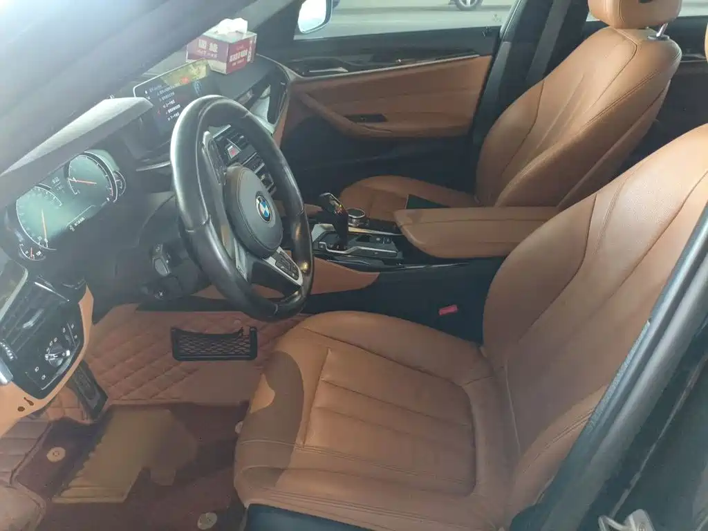 BMW 5 Series — миниатюра 8