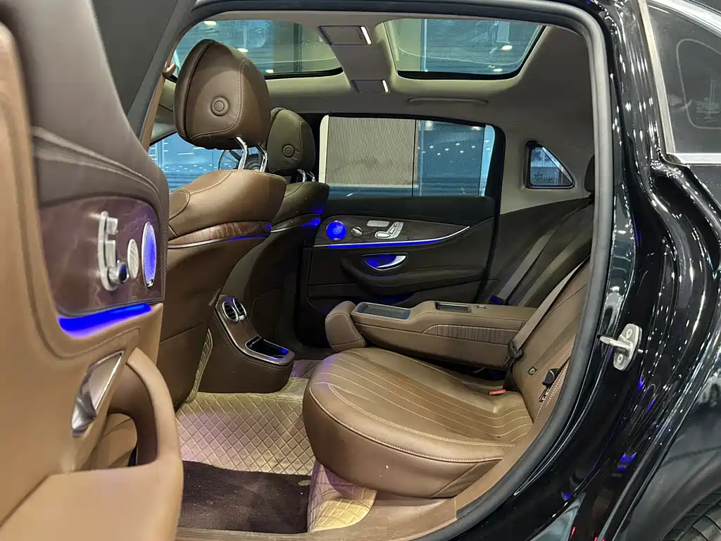 MERCEDES-BENZ E CLASS