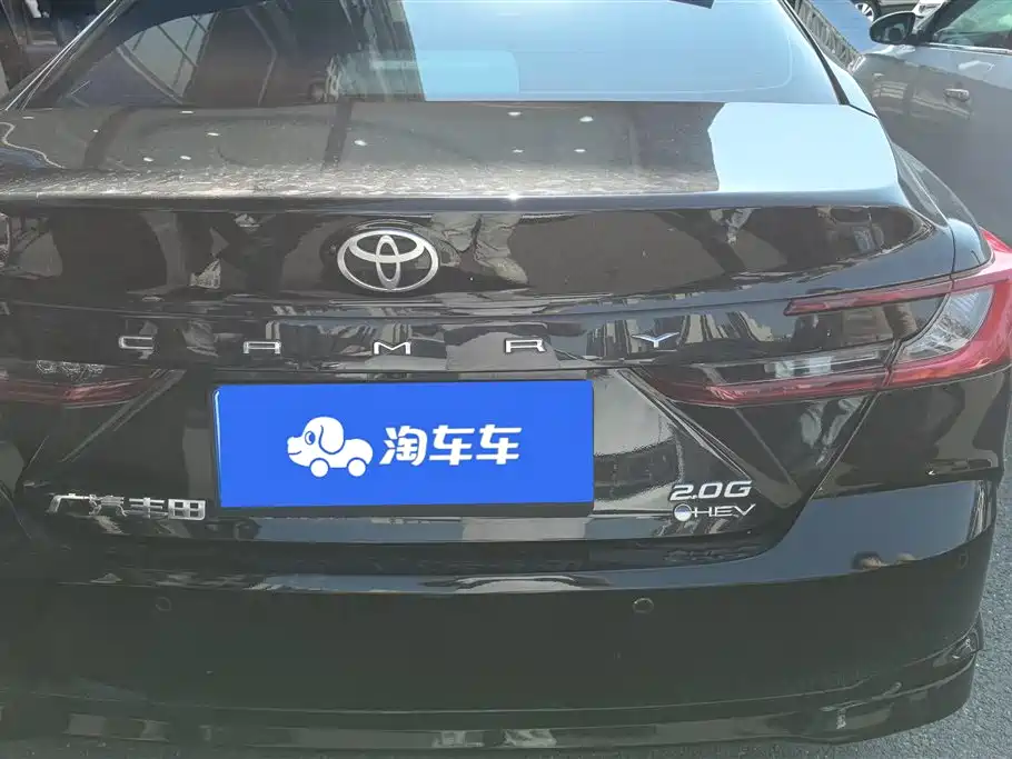 TOYOTA CAMRY