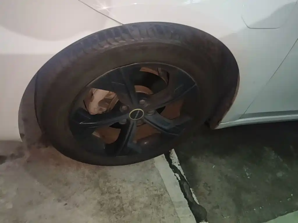 Roewe i6 MAX New Energy — миниатюра 23