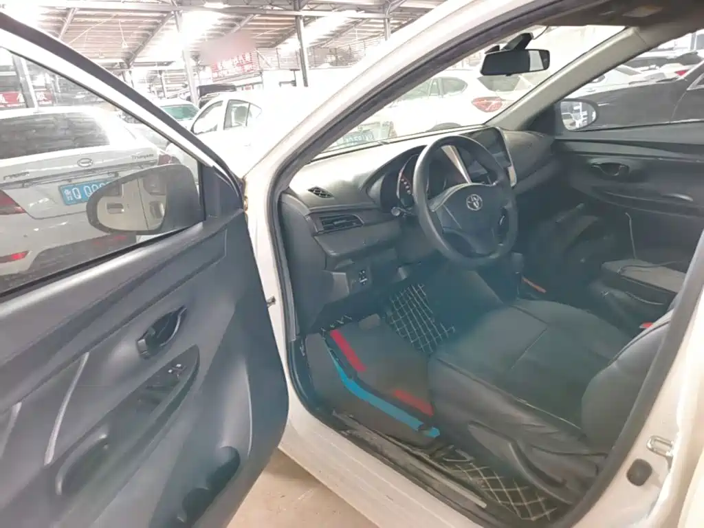 Toyota Yaris L — миниатюра 16