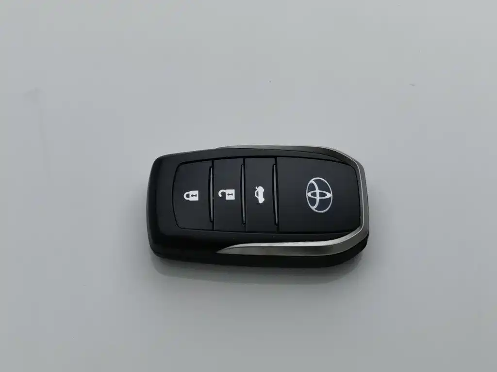 Toyota Corolla Hybrid — миниатюра 19