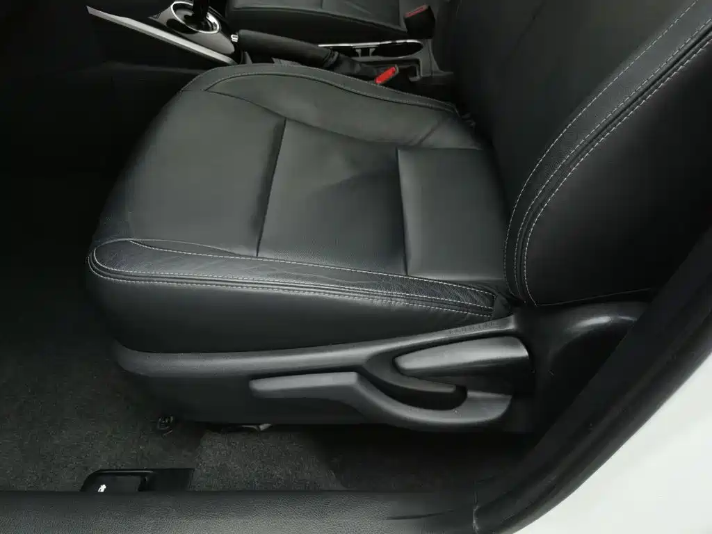 Toyota Corolla Hybrid — миниатюра 20