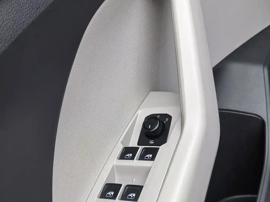 Volkswagen T-Cross — миниатюра 5