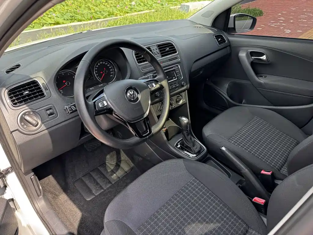 Volkswagen Polo — миниатюра 18