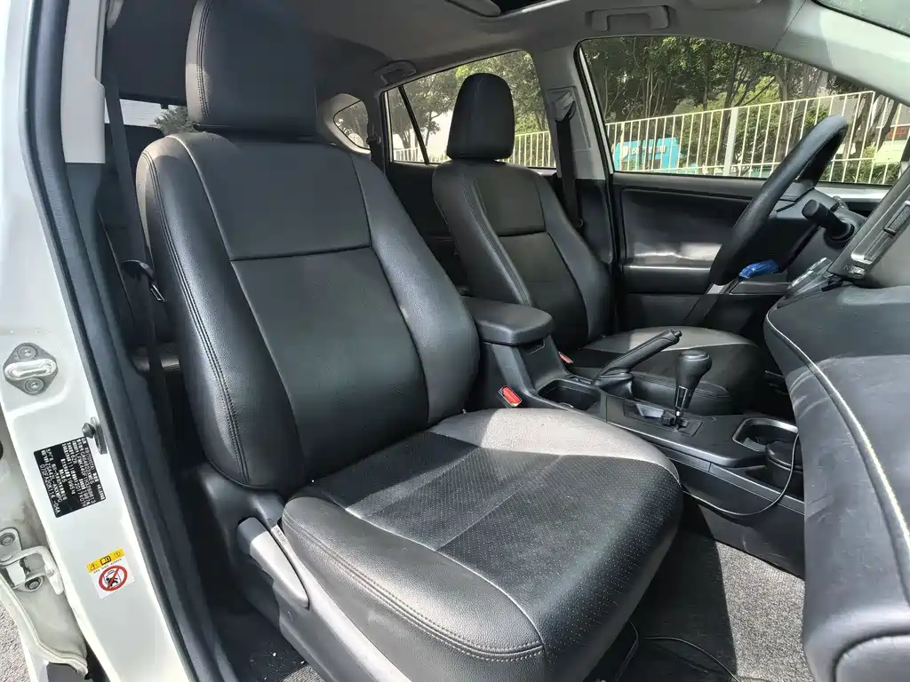 Toyota RAV4 — миниатюра 20