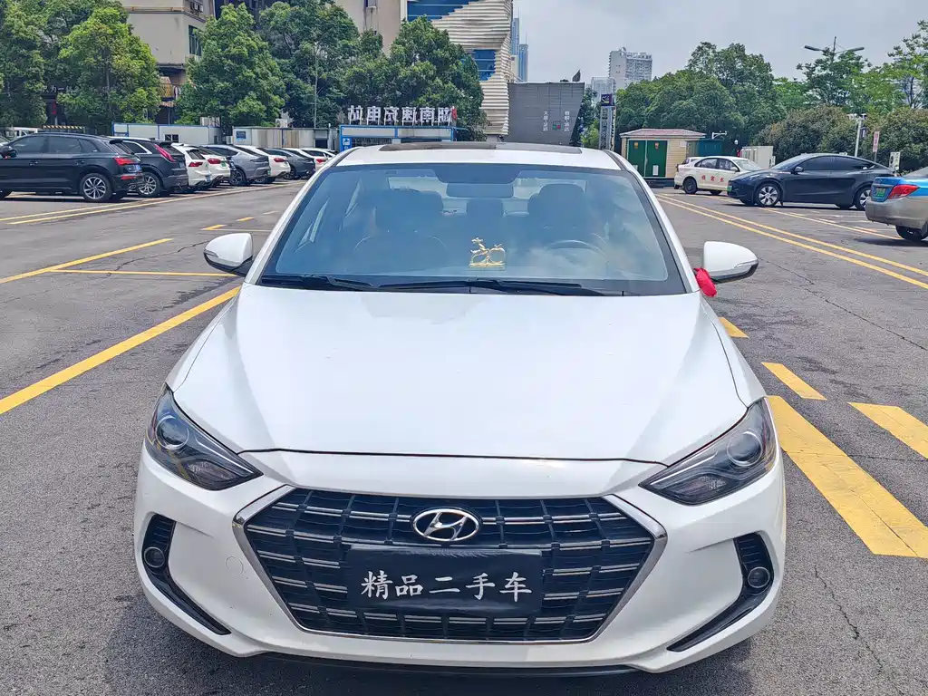 Hyundai Elantra — миниатюра 2