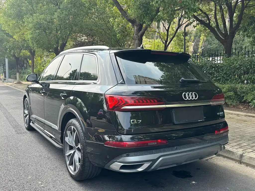 Audi Q7 — миниатюра 4
