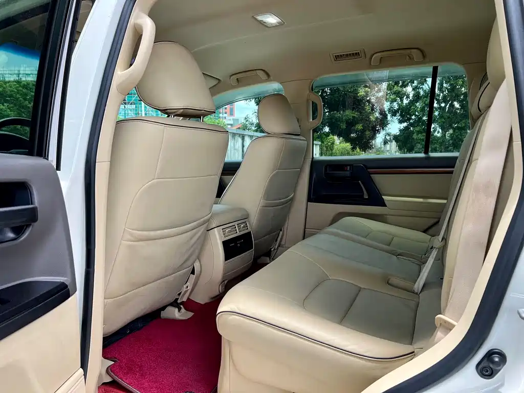 Toyota Land Cruiser — миниатюра 6