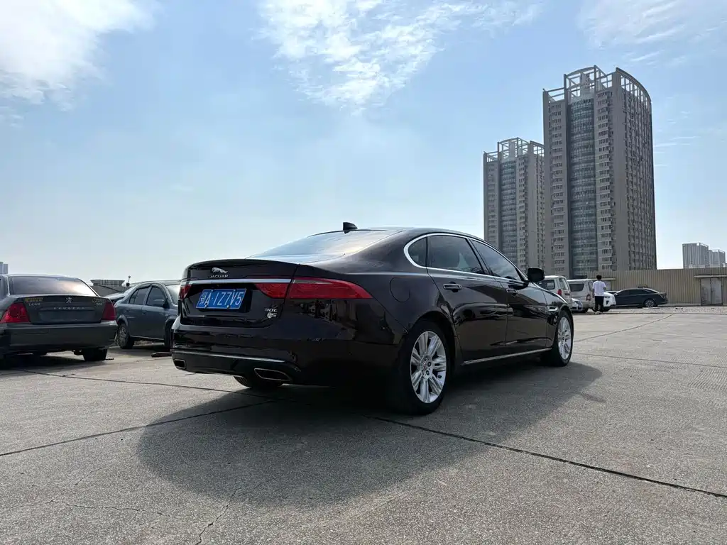 Jaguar XFL — миниатюра 16