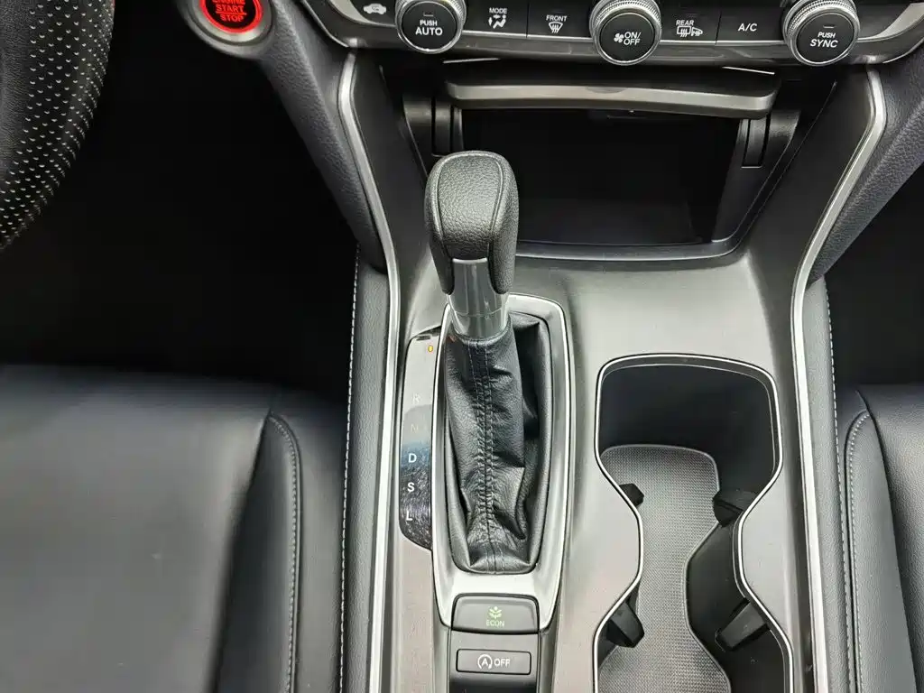 Honda Accord — миниатюра 13