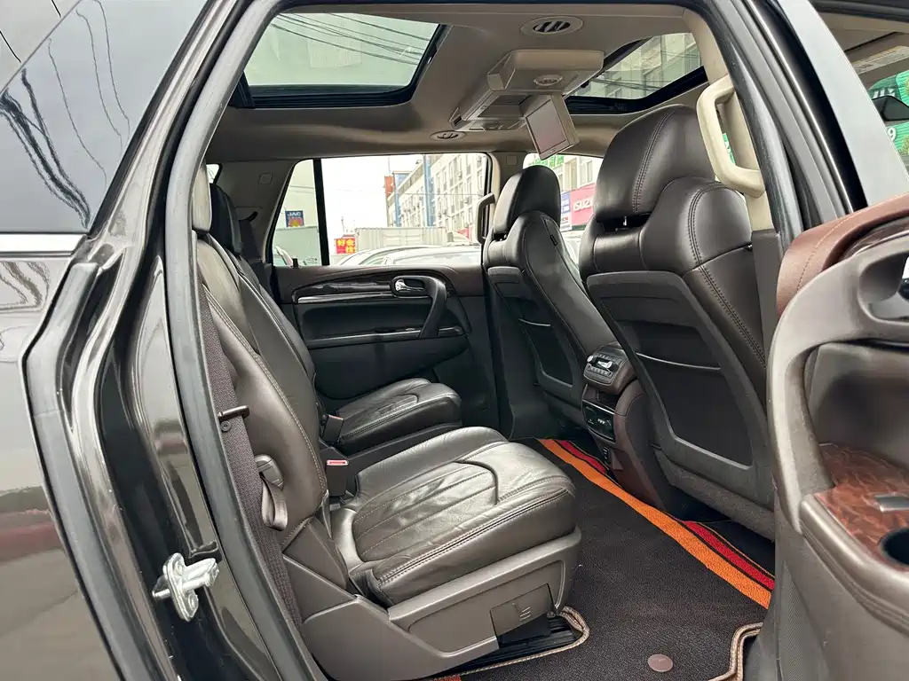 Buick Enclave — миниатюра 15