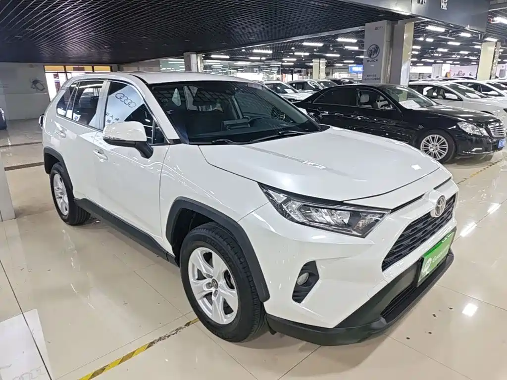 Toyota RAV4 — миниатюра 4