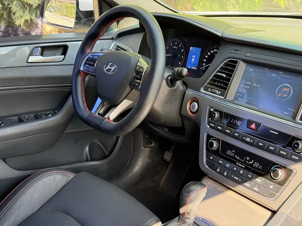 Hyundai Sonata — миниатюра 8