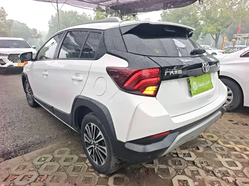 Toyota Yaris L — миниатюра 5