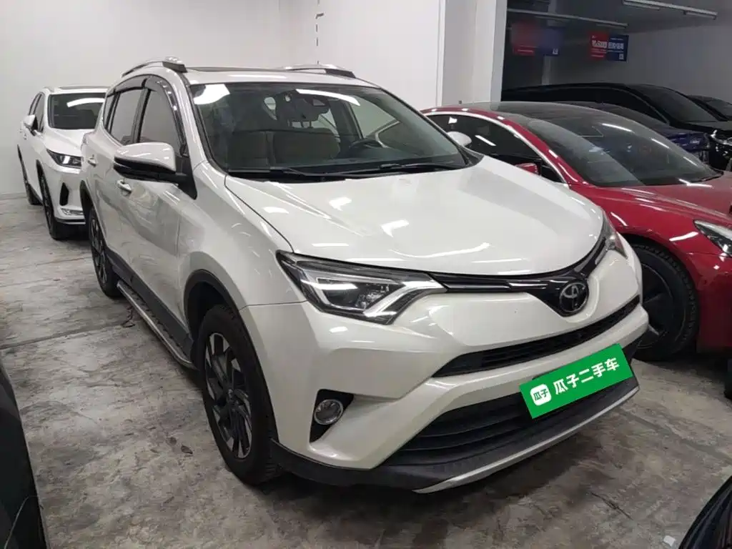 Toyota RAV4 — миниатюра 4
