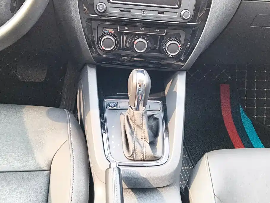 Volkswagen Sagitar — миниатюра 16