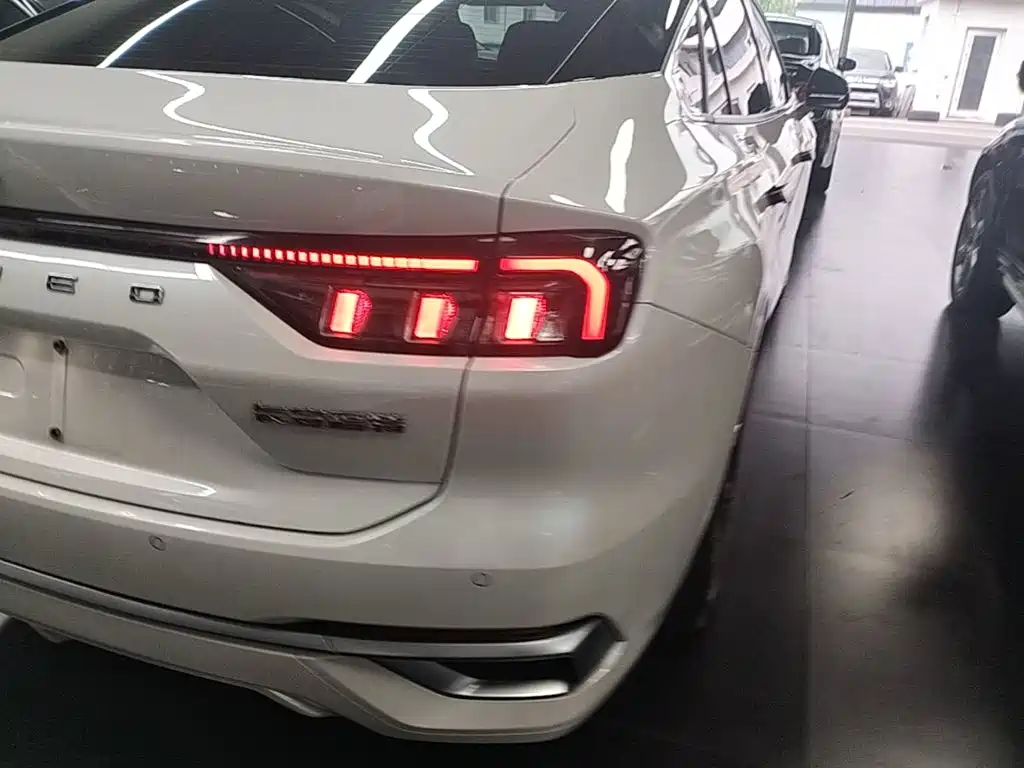 Ford Mondeo — миниатюра 8