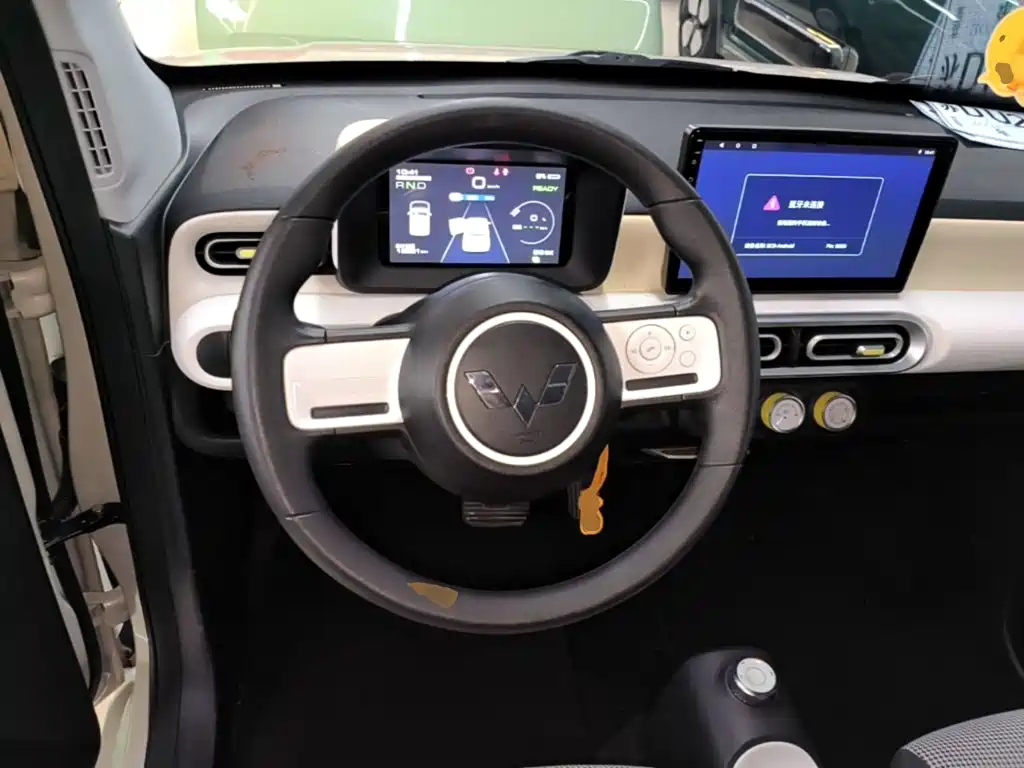 Wuling MINIEV — миниатюра 11