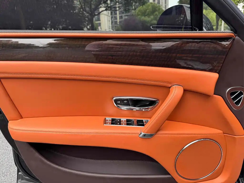 Bentley Flying Spur — миниатюра 14
