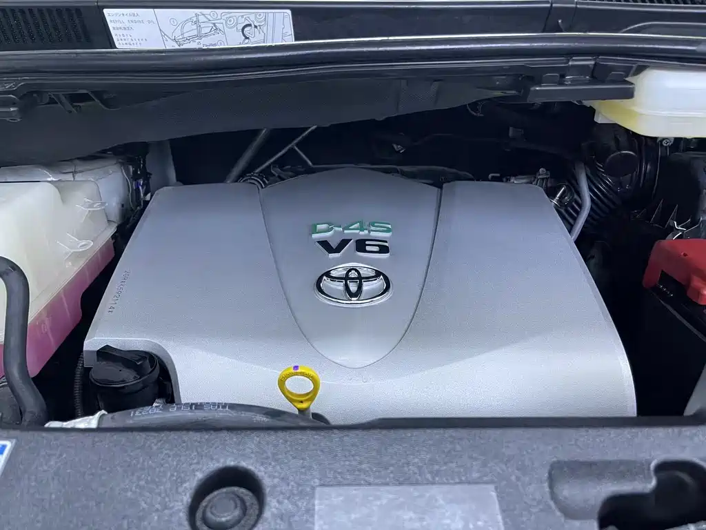Toyota Alphard — миниатюра 7