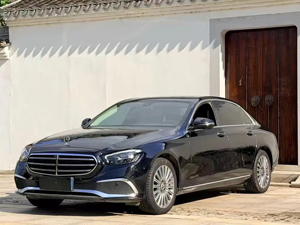Mercedes-Benz E-Class — миниатюра 3