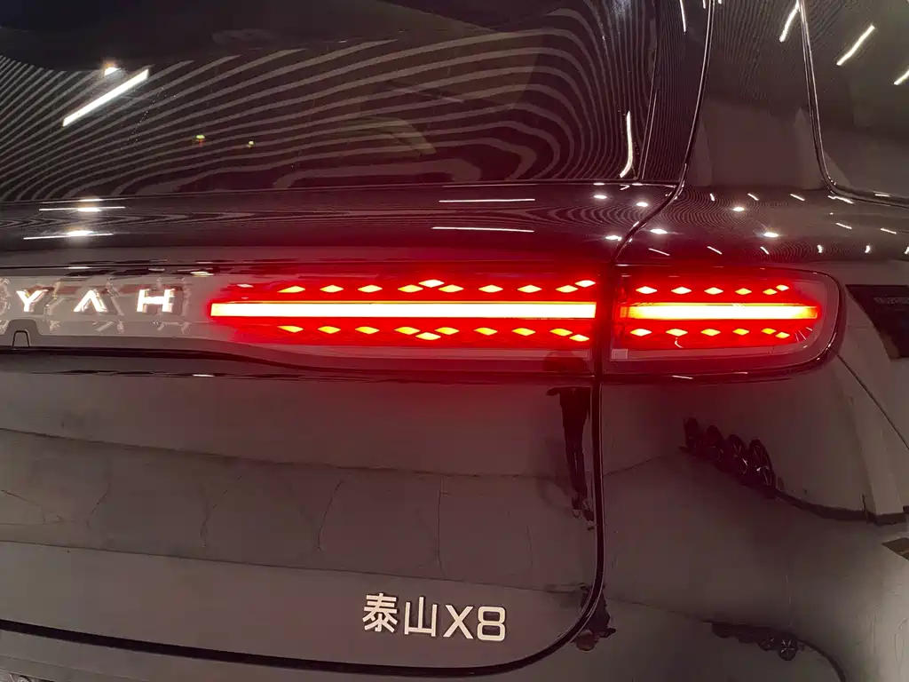 VOYAH Taishan X8 — миниатюра 25