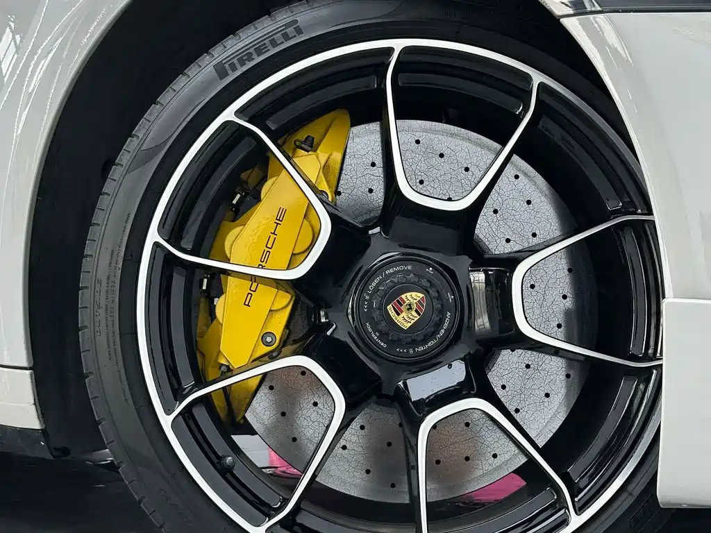 Porsche 911 2023 Turbo S 3.7T