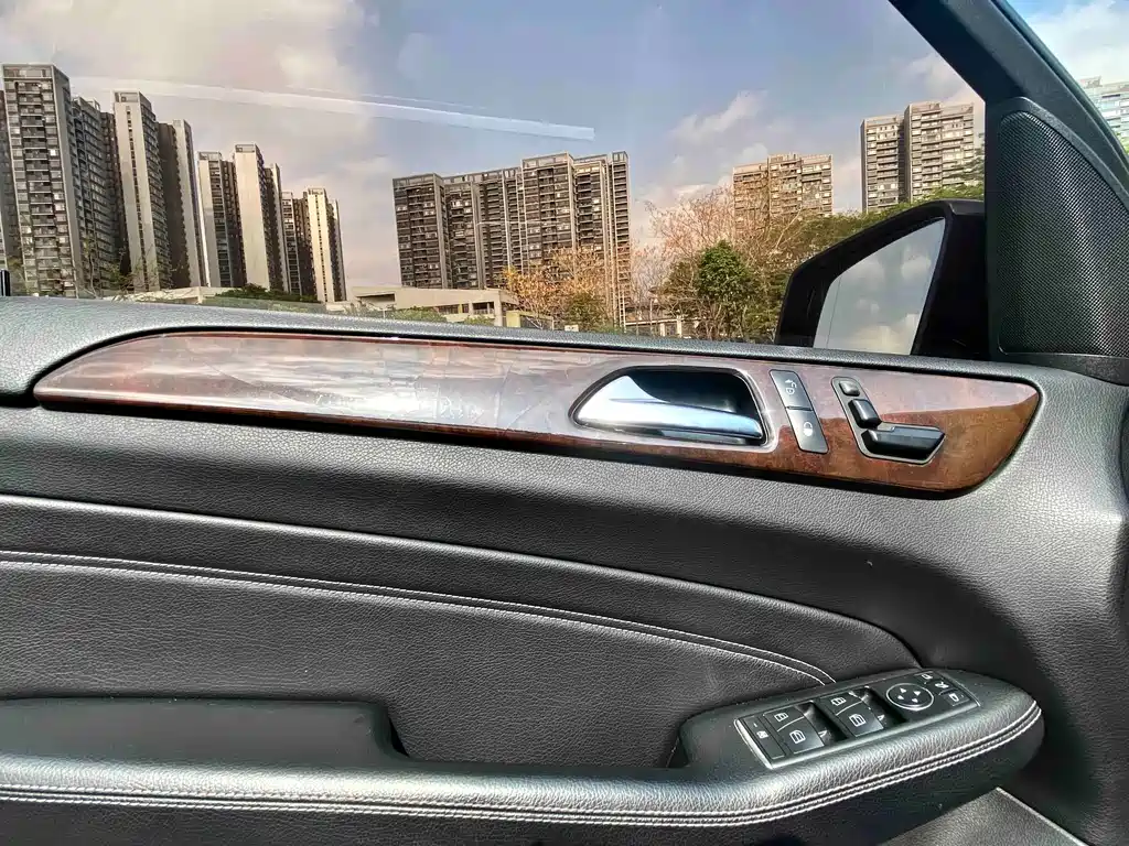 Mercedes-Benz M-Class — миниатюра 18